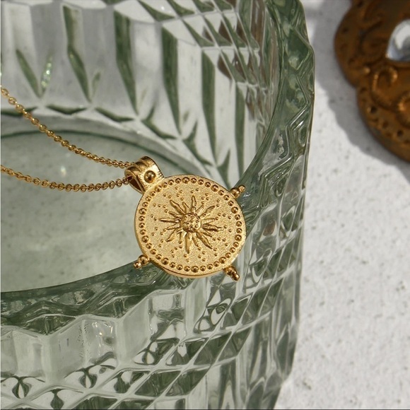 NEW 18k Gold Plated Ancient Sun Layering Necklace - Picture 8 of 11